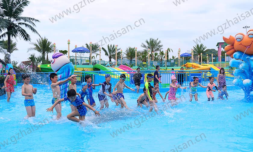 浙江宁波大目湾阿拉的海水上乐园戏水池 浙江宁波大目湾阿拉的海水上乐园戏水池