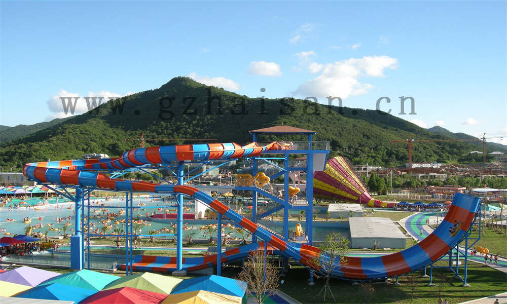 水上游乐设备定制需要考虑哪些因素?