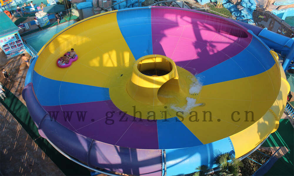 水上乐园设备欢乐畅玩,刺激无限